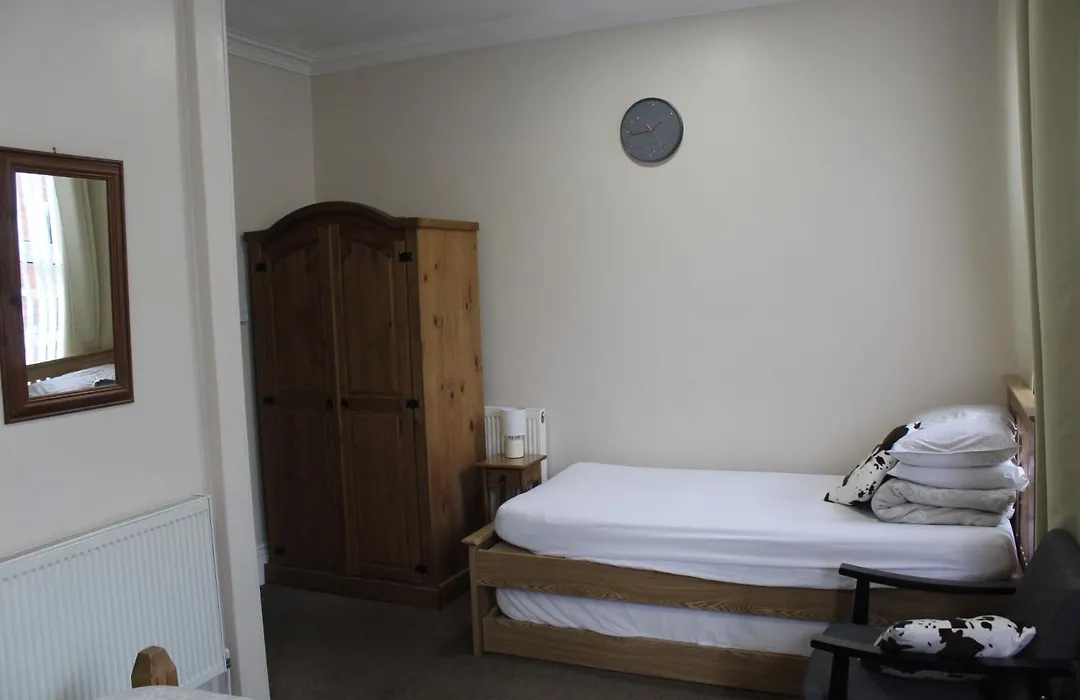 Oakwell Guest House-1