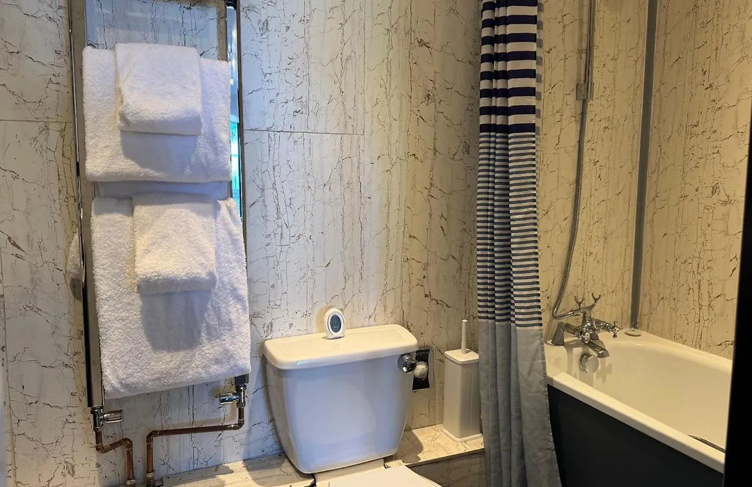 Knights Court Hotel-1