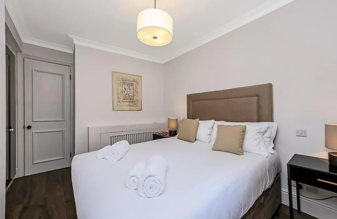 Curzon Street By Mansley-1