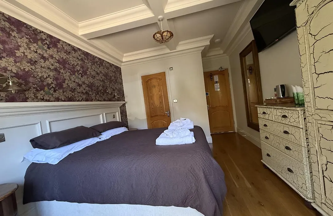 Bradleigh Lodge-1