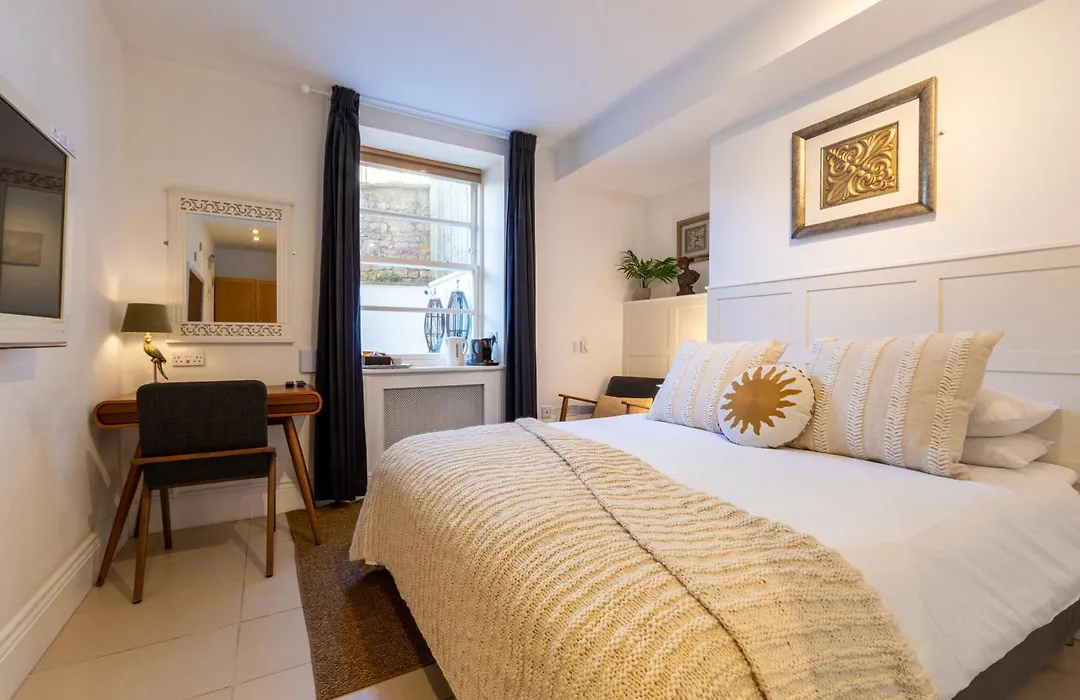 Ferndale Mews-1