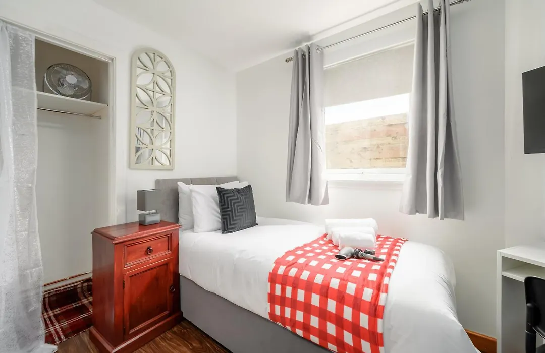 Bosta Guest House - Private Rooms - Inverness-1