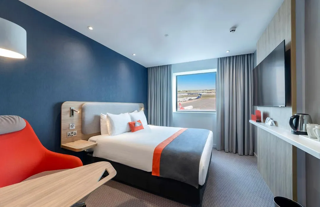 Holiday Inn Express - London Heathrow T4 By Ihg-1