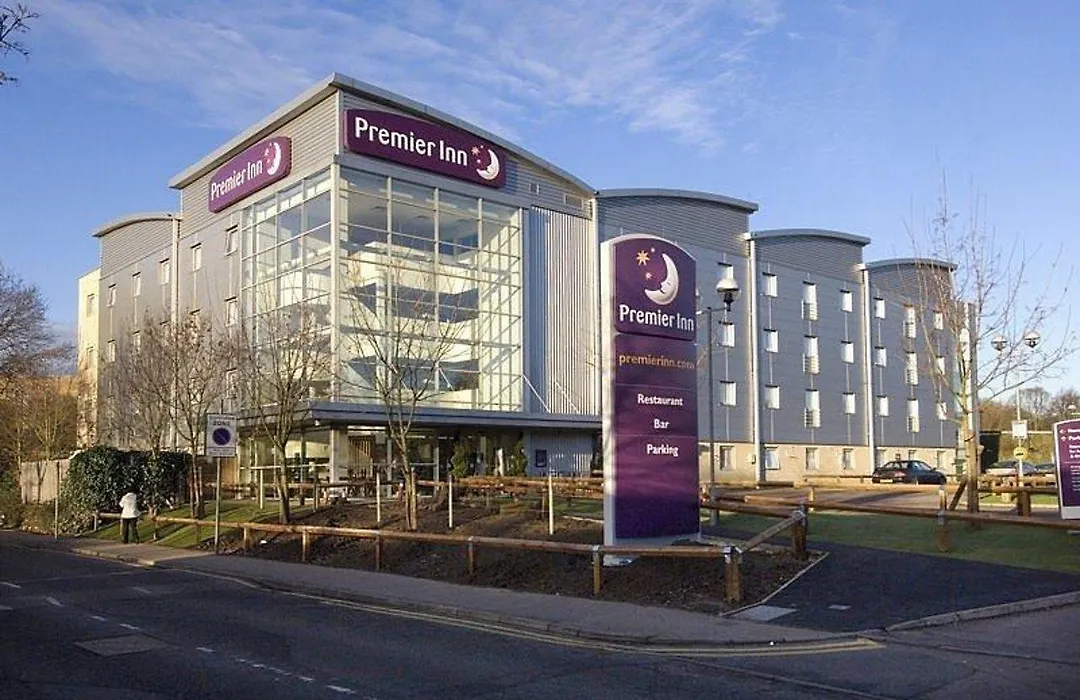 Premier Inn Watford Central-1