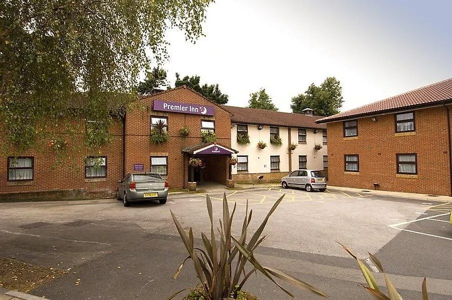 Premier Inn Nottingham South-1