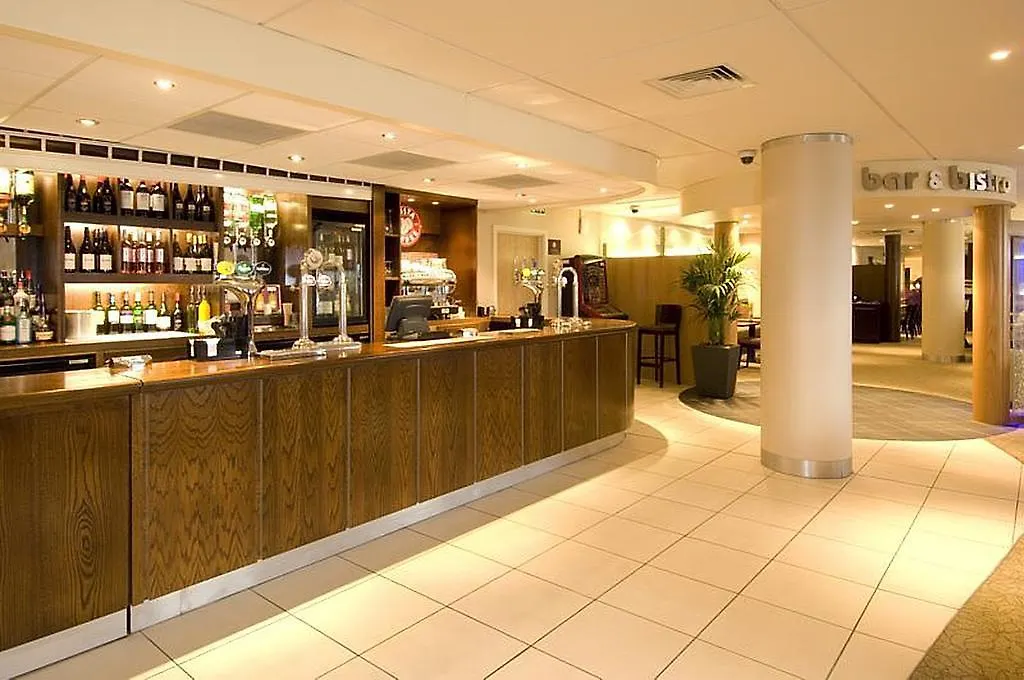 Premier Inn Manchester Airport Runger Lane South-1