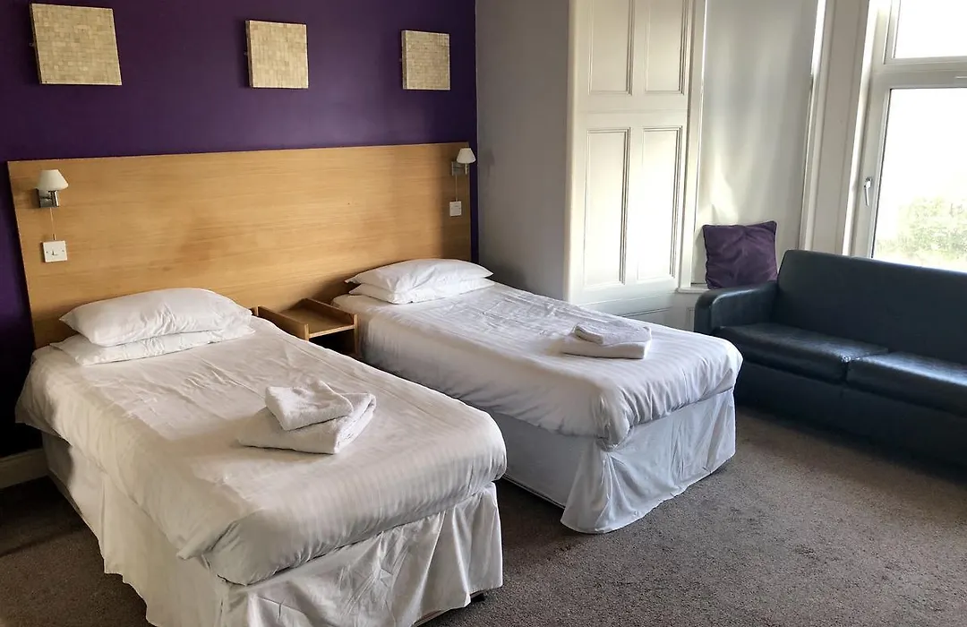 The New Dundee Carlton Hotel-1