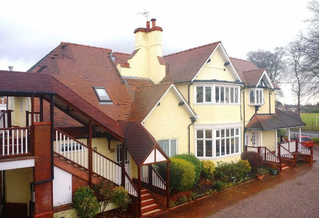 Alton Lodge-1