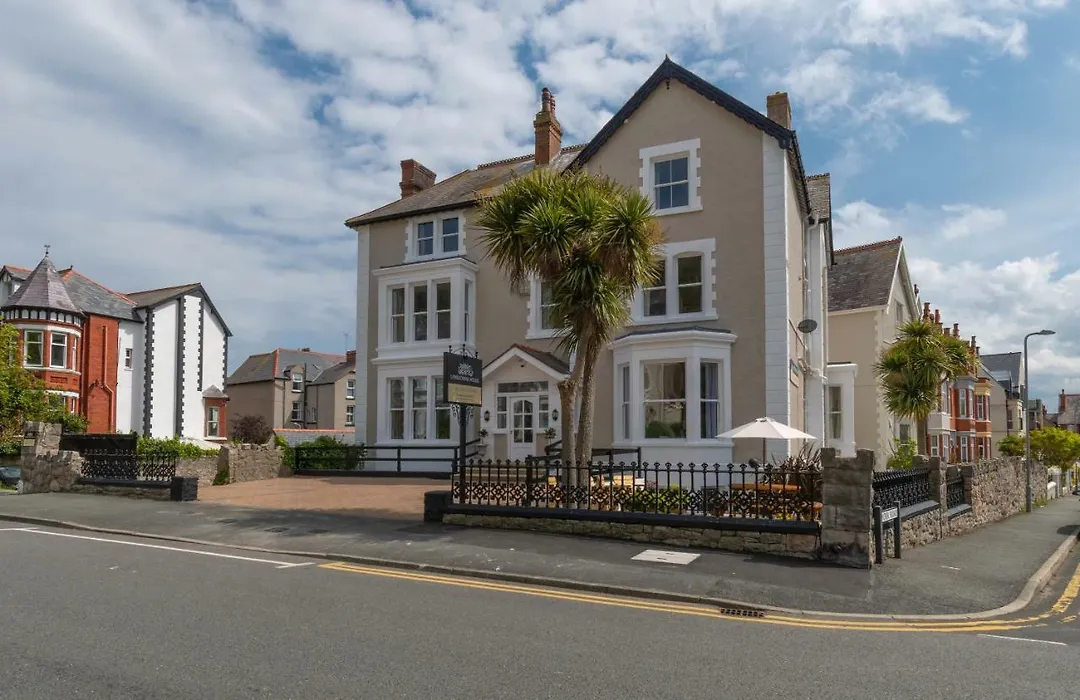 Lansdowne House With Private Car Park-1
