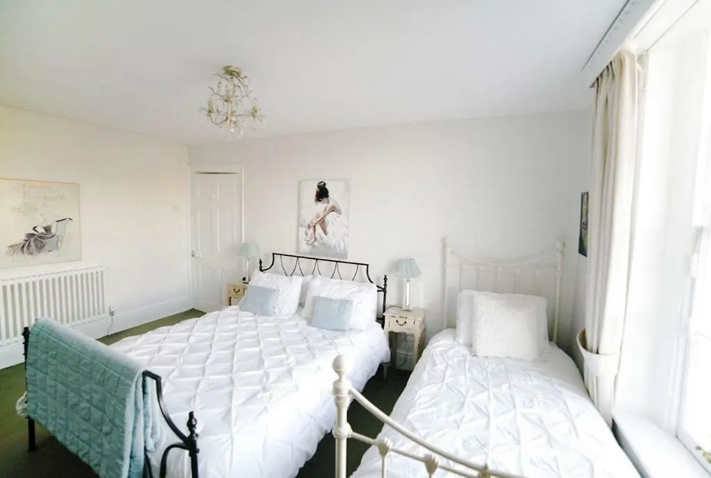 No 4 Ainslie'S Belvedere B&B-1