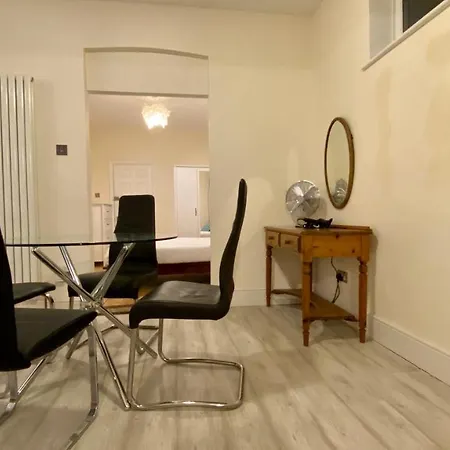Parkstone Guest House-3