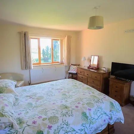 Three Ways Farmhouse B&B-3