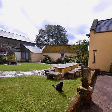Holwell Farmstead-2