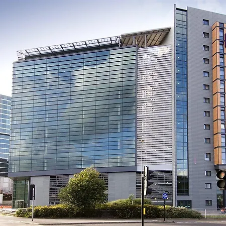 Premier Inn Sheffield City Centre-2