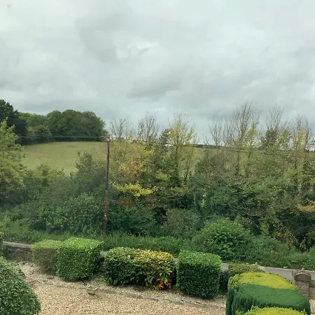 Old Gloucester Road Farm Bed And Breakfast-3