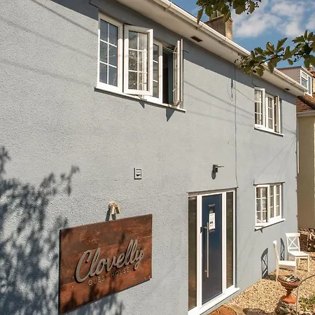 Clovelly Guest House-2