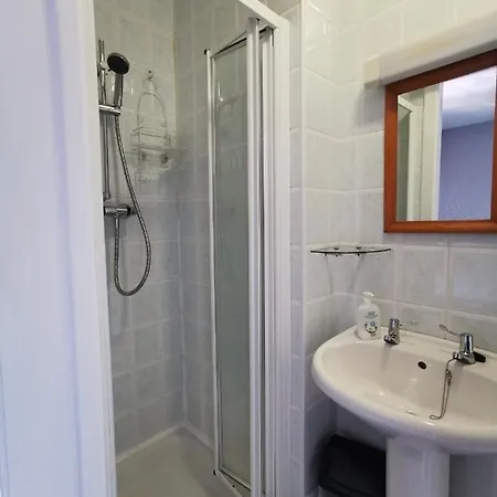 Whitehouse Guest House-3