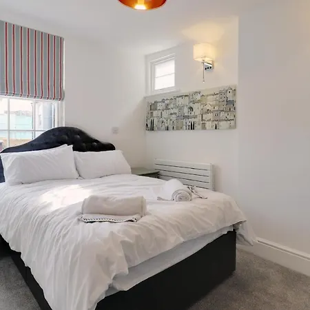 Master Accommodation Suite 6-2
