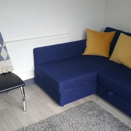 Homestay In Birmingham Sleeps 8 - Free Parking & Wifi-3