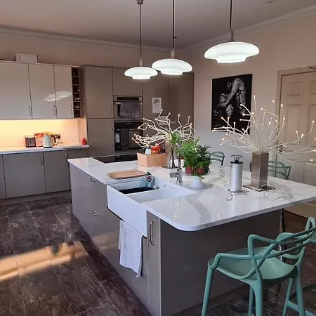 11 Somerville Place East-2