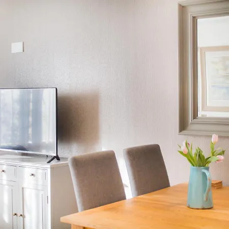 Henge House, Bluestone Apartment-2