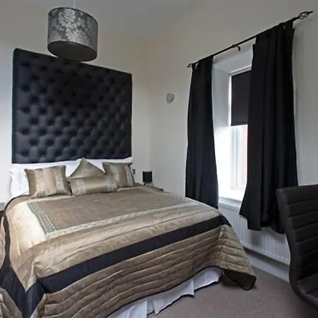 Space Boutique B&B - With Free Private Car Park-3
