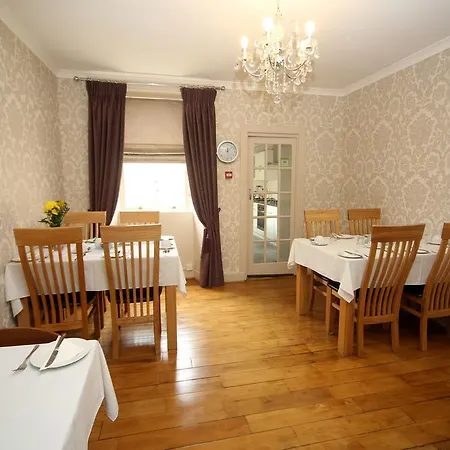 Craig Holm Guest House-2