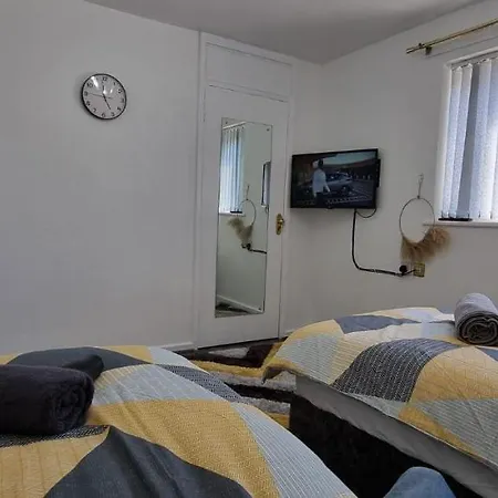 Glamorous Room With Wifi And Netflix-3