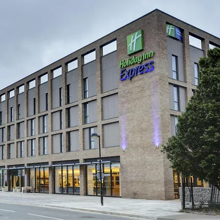 Holiday Inn Express London - Excel By Ihg-3