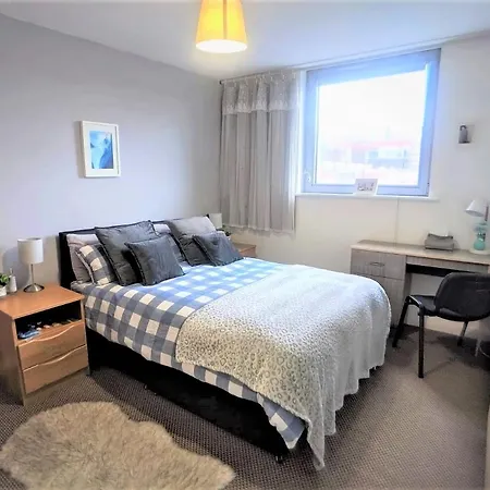 Lovely Guest Rooms In City Centre-2