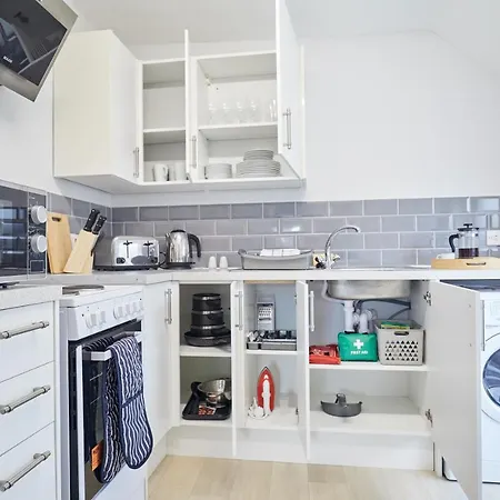Homely - Great Yarmouth Beach Apartments-3