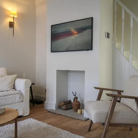 Milton Park - Serviced Accommodation By Verano House-2