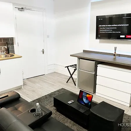 Erin Court Mansion - Rm 11-2