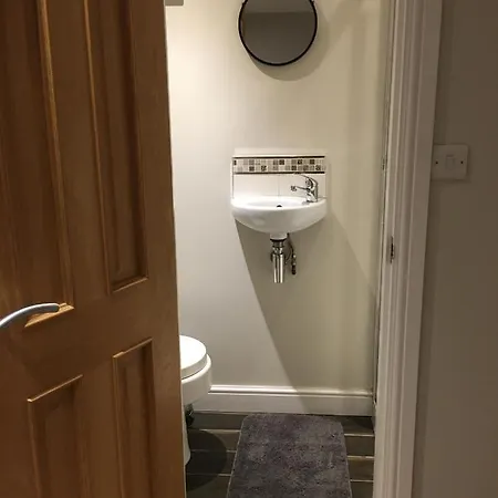 Derby Pride Park Private Ensuite Room- 2 Beds- Free Parking-2