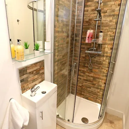 Studio Flat In A Guest House-3
