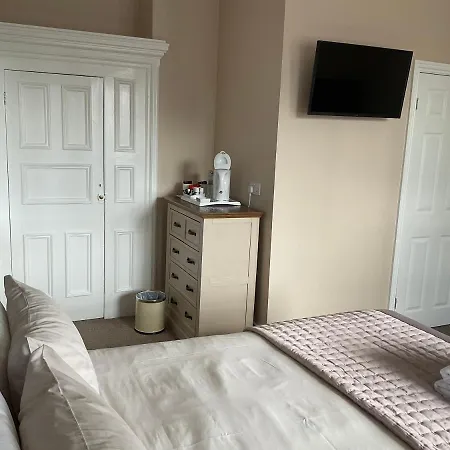 Glenora Guest House-2