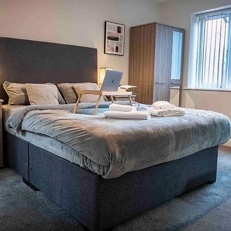 1 Bed House At Velvet Serviced Accommodation Swansea With Free Parking & Wifi - Sa1-3