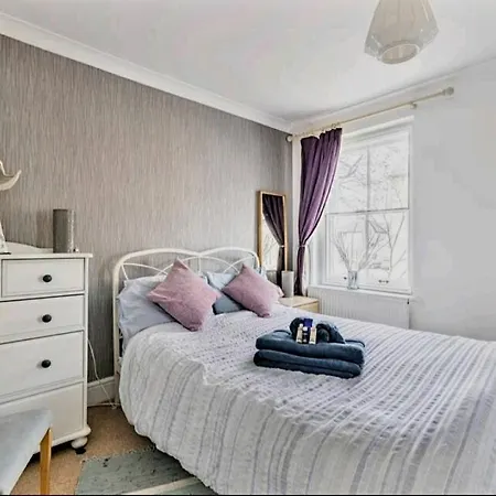 The Mews - Less Than 1Km To City Centre - Stadium - Castle - 10 Min Walk-3
