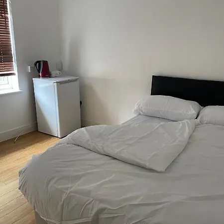 Private Room In A Shared Accommodation-3