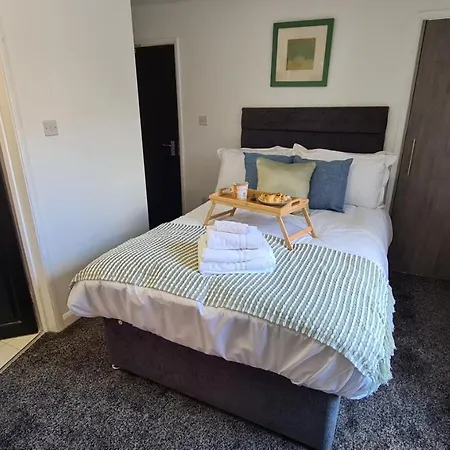 Moorfield House Room 3 Off-Road Parking Close To Train Station Good Commuter Links To London Oxford And The Midlands-2