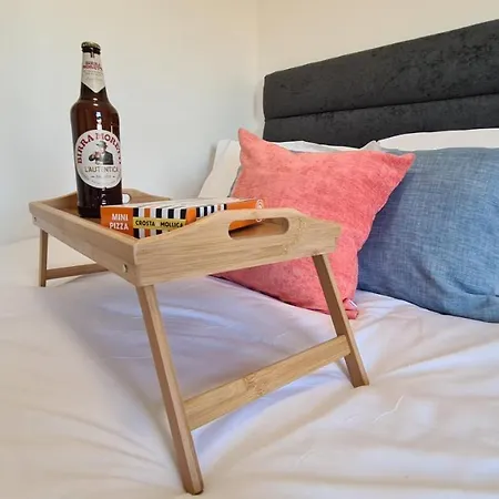 Moorfield House Room 5 With Off Road Parking Close To Train Station Good Commuter Links To London,Oxford And The Midlands-2