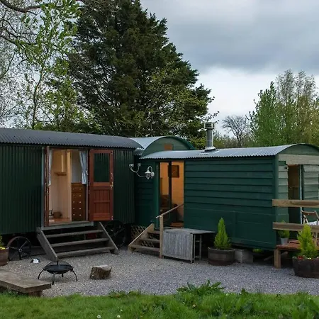 Shepherds Hut In Enclosed Field-2