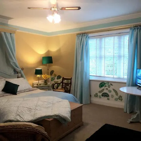 Jesmond House B&B Room3 Superking Ensuite-3