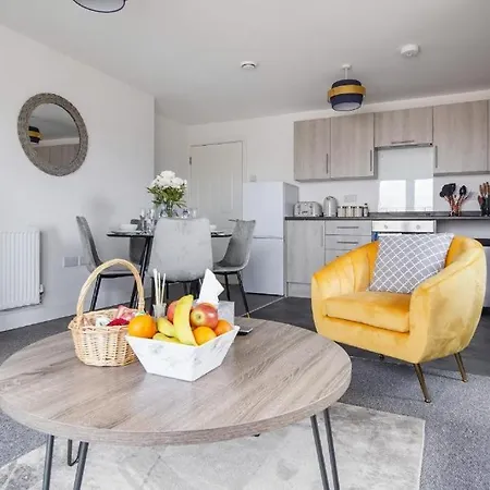 Heathrow Haven: Stylish Apartments In The Heart Of Slough-2