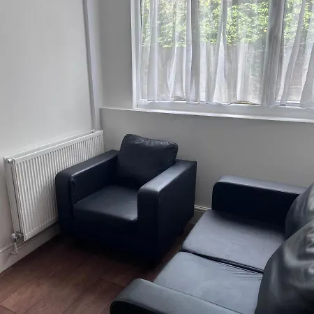 Trendy Town House - Room 1-3