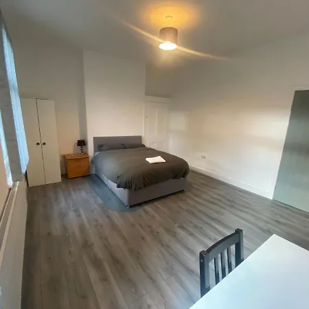 Luxury Fully Furnished Bedrooms-2