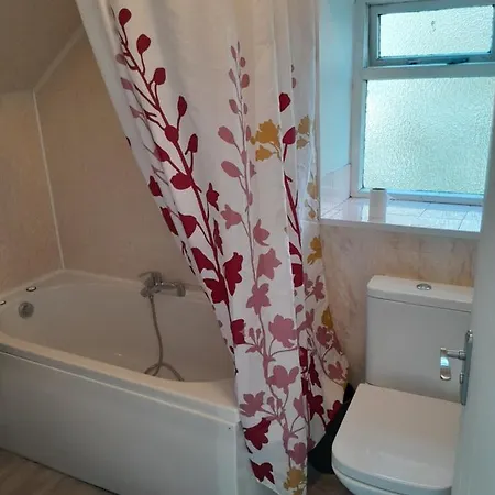 Budget Loft Room, Shared Guest House By University R10-3
