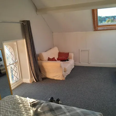 Budget Loft Room, Shared Guest House By University R10-2