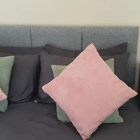 Coventry Spacious Rooms In City-3