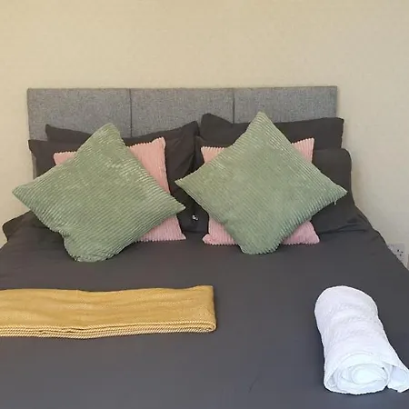 Coventry Spacious Rooms In City-2